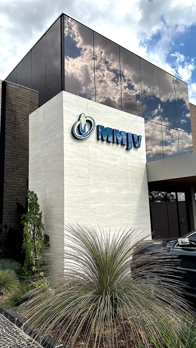 FACHADA PELE DE VIDRO